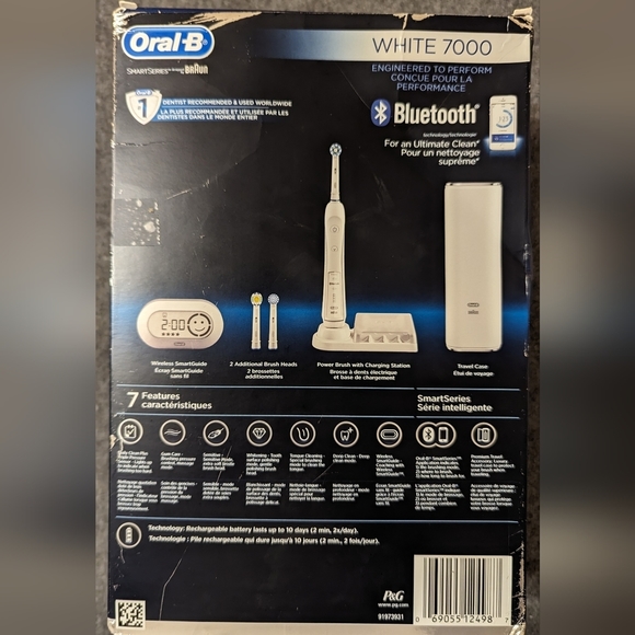 Oral-B White 7000 Rechargeable Toothbrush - Picture 6 of 6